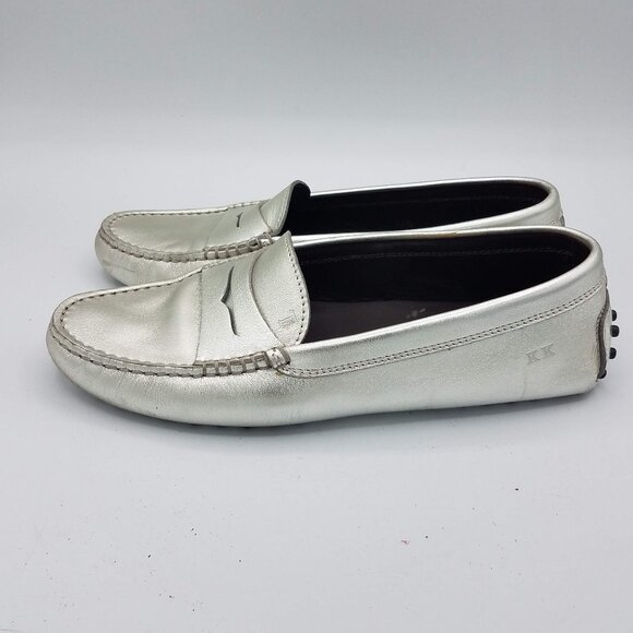 Tod's Gommino Driving Loafers Womens 37.5 Silver Metallic Leather Penny Loafers